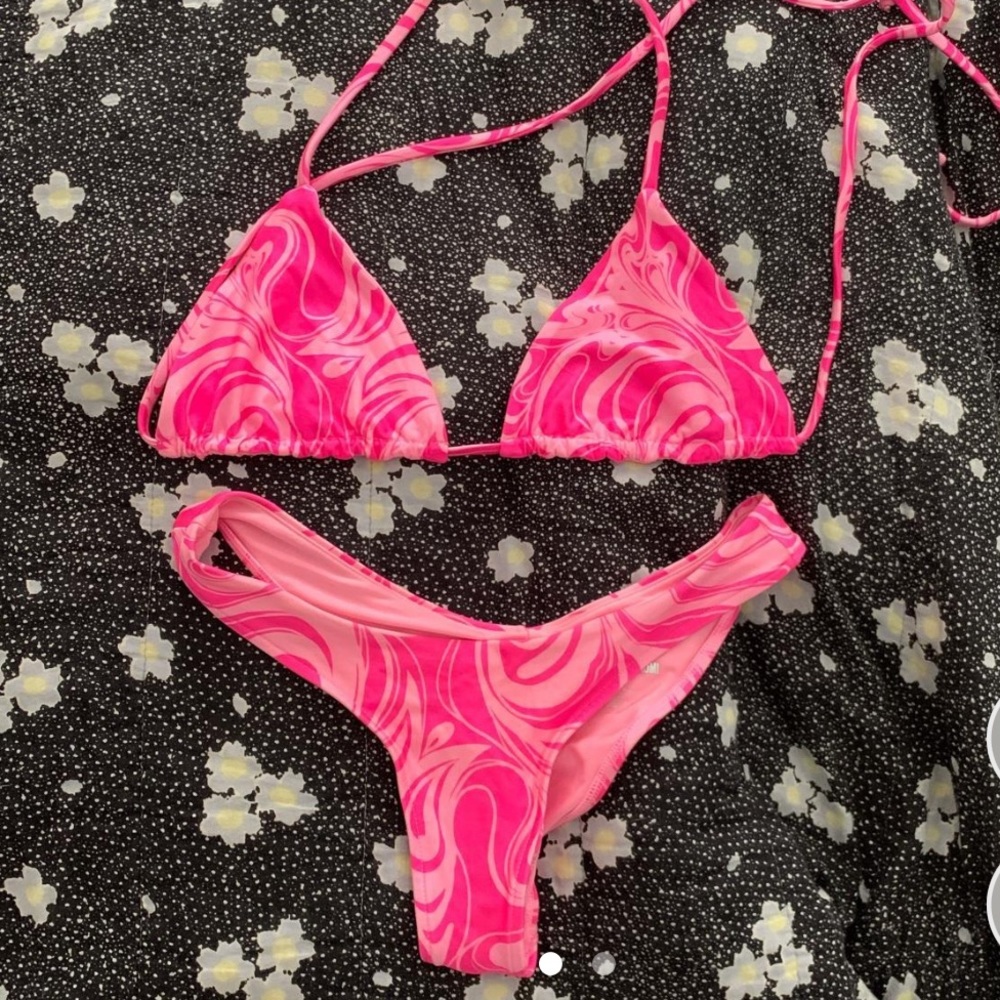 Frankies Bikini X Naomi Bikini - image 1